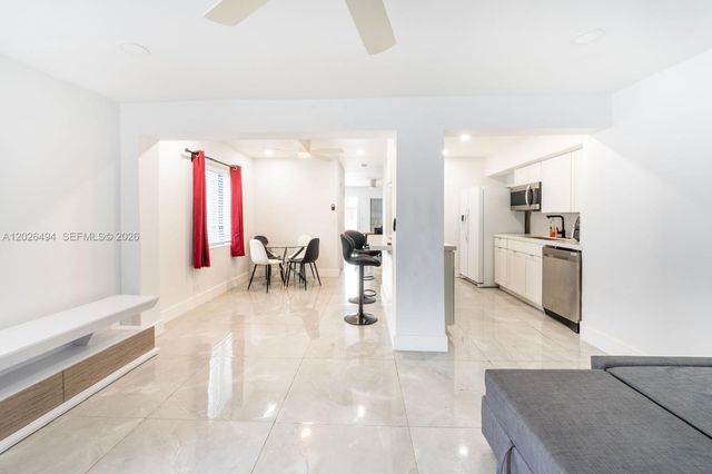 711 85th St, Miami Beach, FL 33141