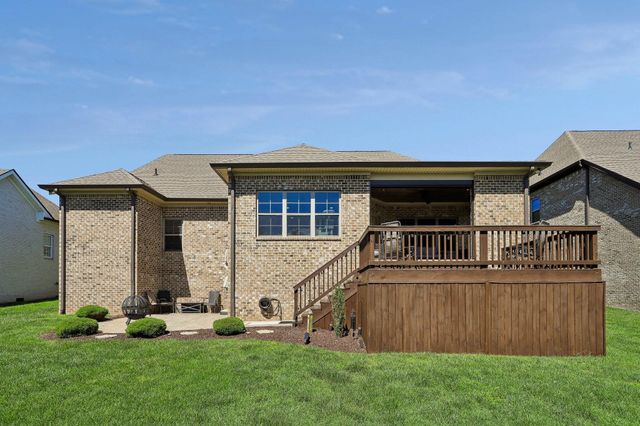 1006 Alpaca DR, Spring Hill, TN 37174