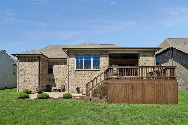 1006 Alpaca DR, Spring Hill, TN 37174