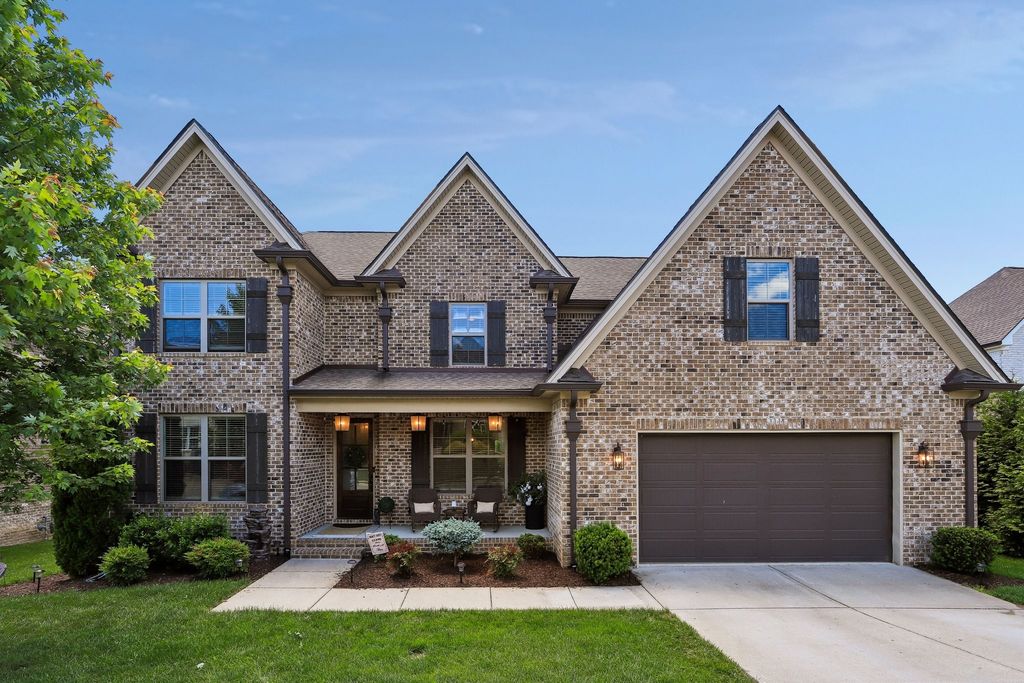 1006 Alpaca DR, Spring Hill, TN 37174