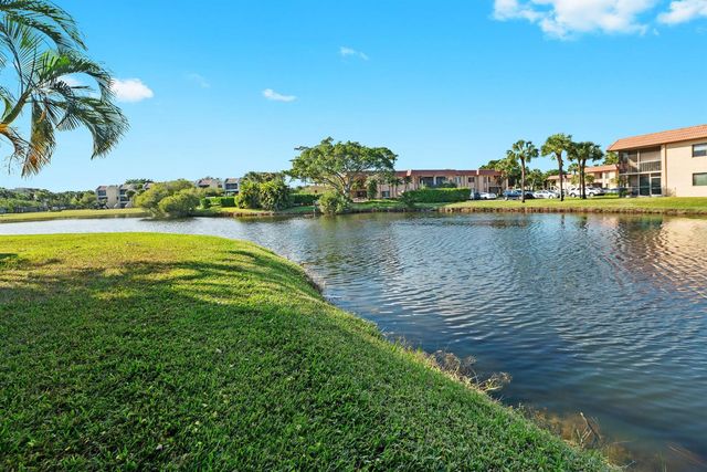 140 Lakeview Drive 103, Weston, FL 33326