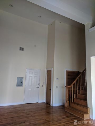 385 GEORGE Street 3B, New Brunswick, NJ 08846