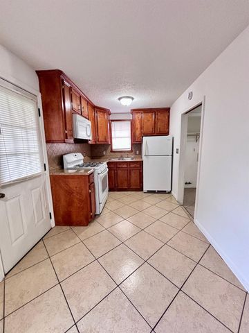 7618 Linden Street, Houston, TX 77012