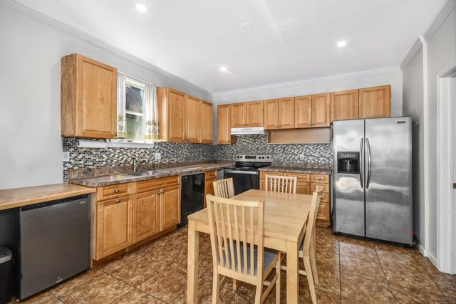 64 East Avenue, New Canaan, CT 06840