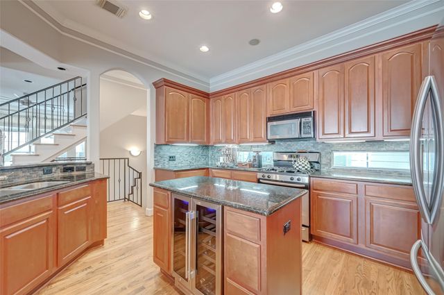 410 Fowler Street, Houston, TX 77007