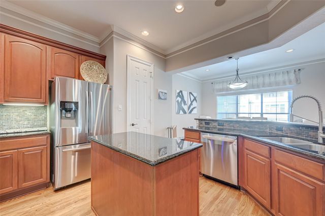 410 Fowler Street, Houston, TX 77007