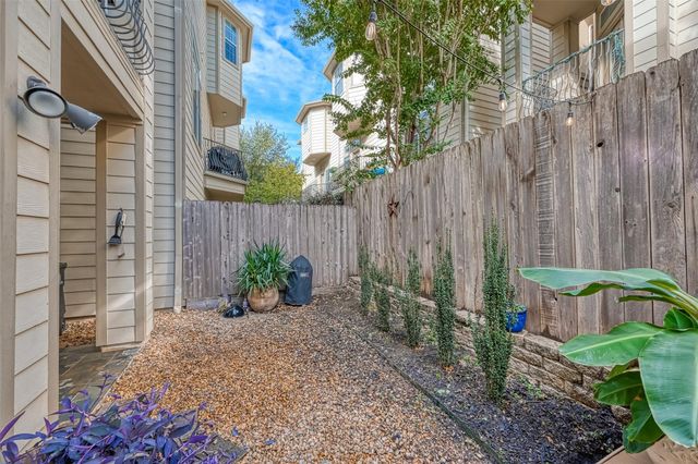 410 Fowler Street, Houston, TX 77007