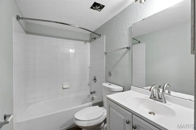 1968 Greenglen Drive 101, Kirkwood, MO 63122