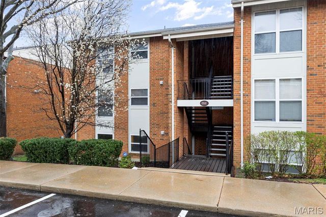 1968 Greenglen Drive 101, Kirkwood, MO 63122