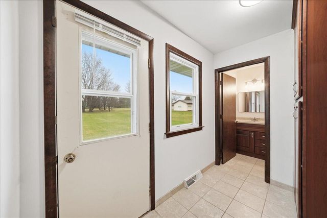 188 Goodview Drive, Valparaiso, IN 46385