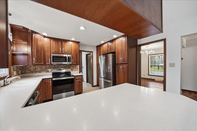 188 Goodview Drive, Valparaiso, IN 46385