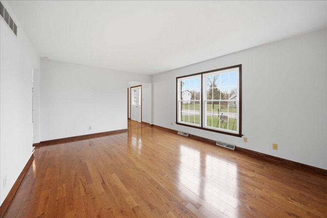 188 Goodview Drive, Valparaiso, IN 46385