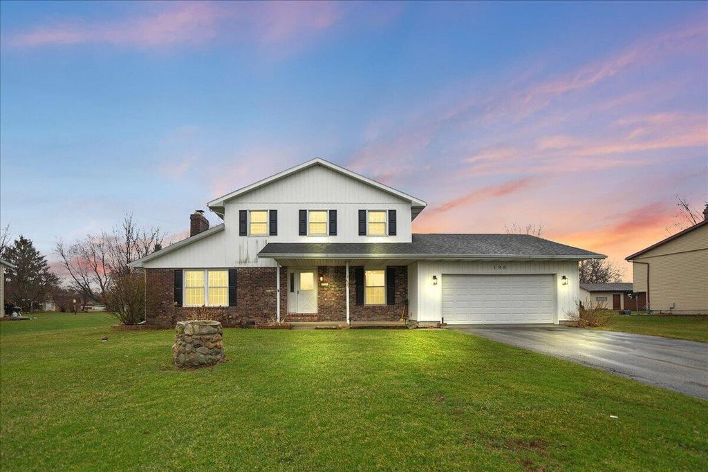 188 Goodview Drive, Valparaiso, IN 46385