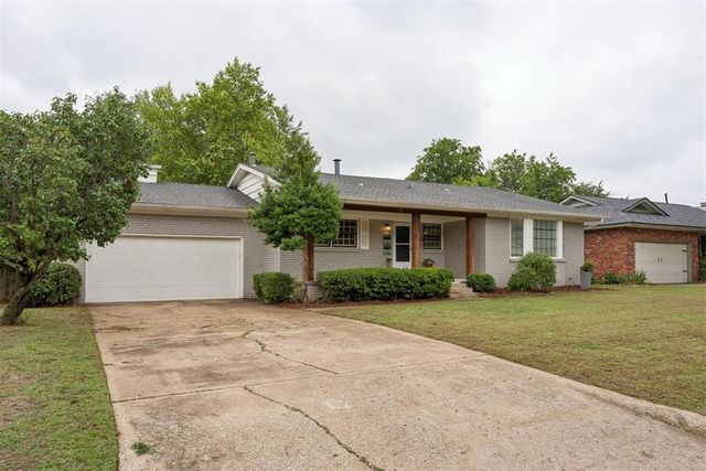 9816 Chesterton Place, The Village, OK 73120