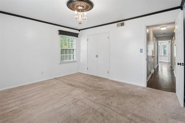 9816 Chesterton Place, The Village, OK 73120