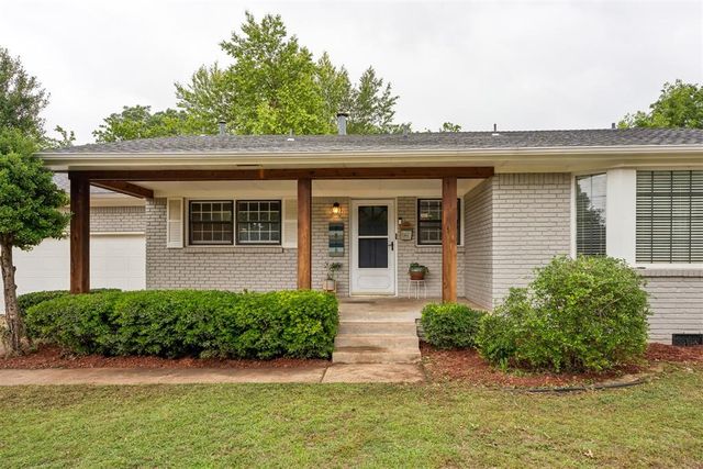 9816 Chesterton Place, The Village, OK 73120