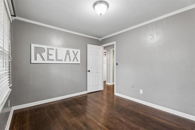 9816 Chesterton Place, The Village, OK 73120