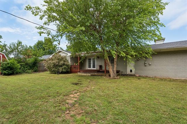 9816 Chesterton Place, The Village, OK 73120
