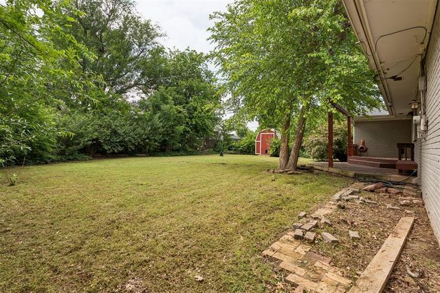 9816 Chesterton Place, The Village, OK 73120