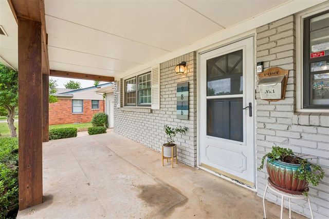 9816 Chesterton Place, The Village, OK 73120