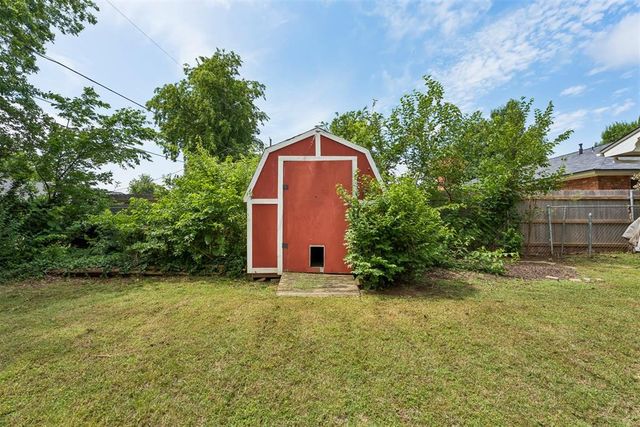 9816 Chesterton Place, The Village, OK 73120