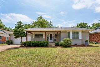 9816 Chesterton Place, The Village, OK 73120