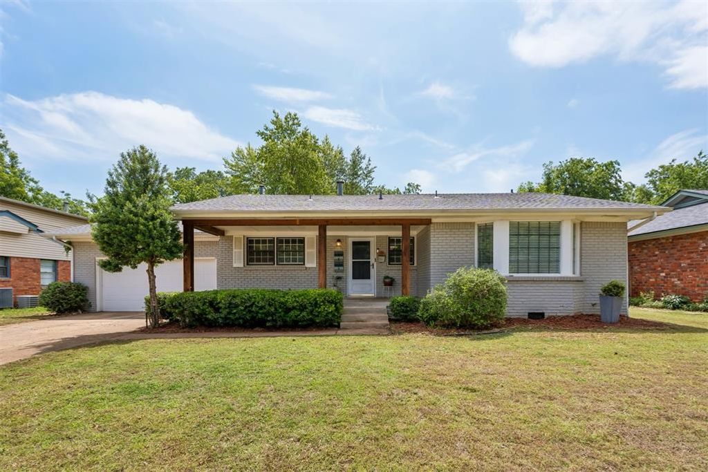 9816 Chesterton Place, The Village, OK 73120