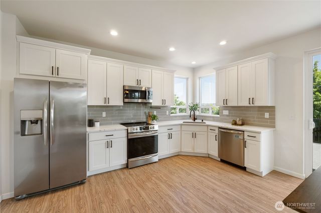 3413 E Grandview Avenue, Tacoma, WA 98404