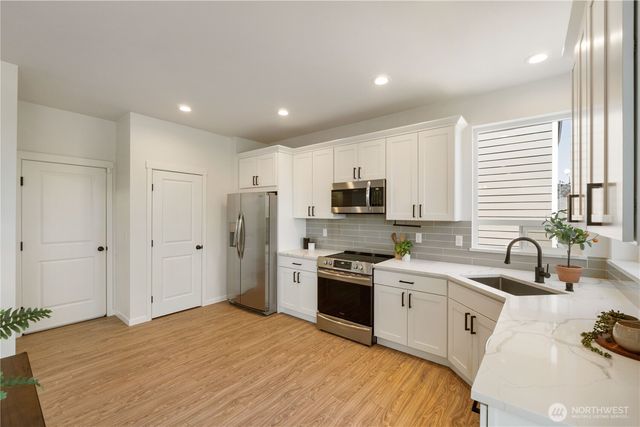 3413 E Grandview Avenue, Tacoma, WA 98404