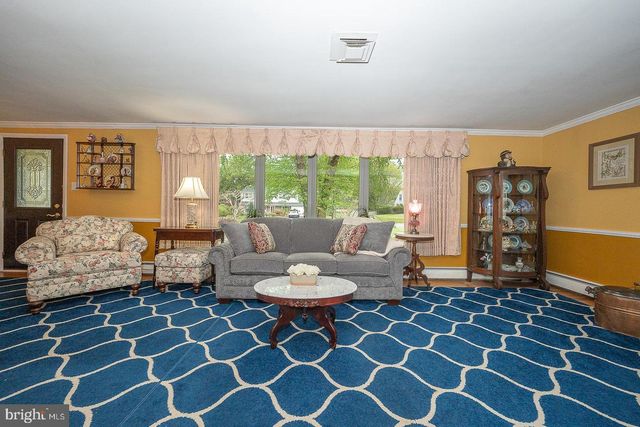 9 BUCKWALTER RD, Audubon, PA 19403