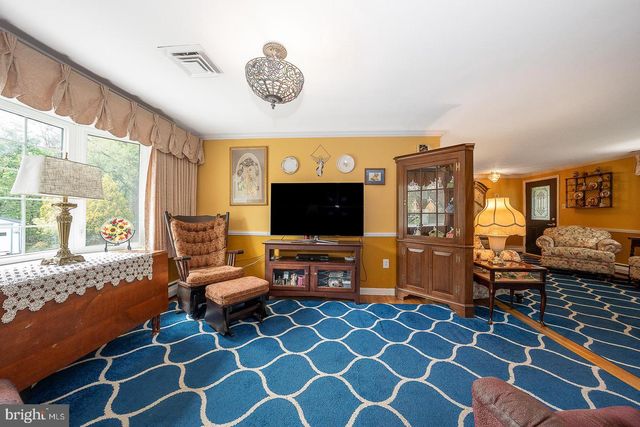 9 BUCKWALTER RD, Audubon, PA 19403