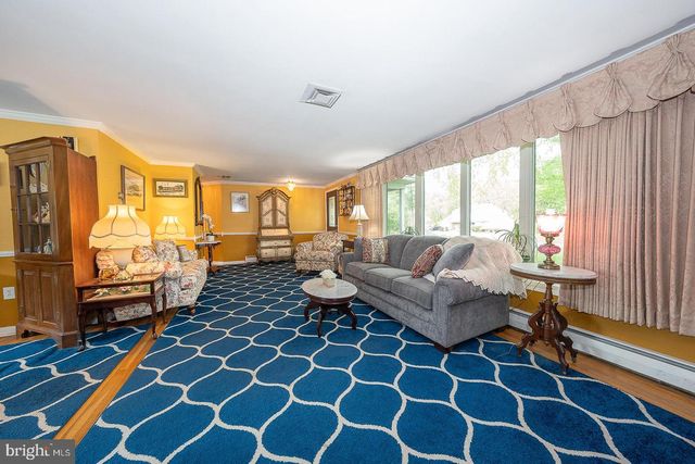 9 BUCKWALTER RD, Audubon, PA 19403