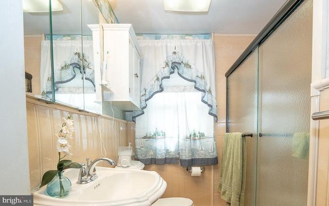 9 BUCKWALTER RD, Audubon, PA 19403