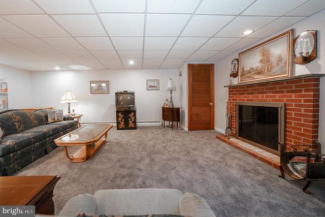 9 BUCKWALTER RD, Audubon, PA 19403
