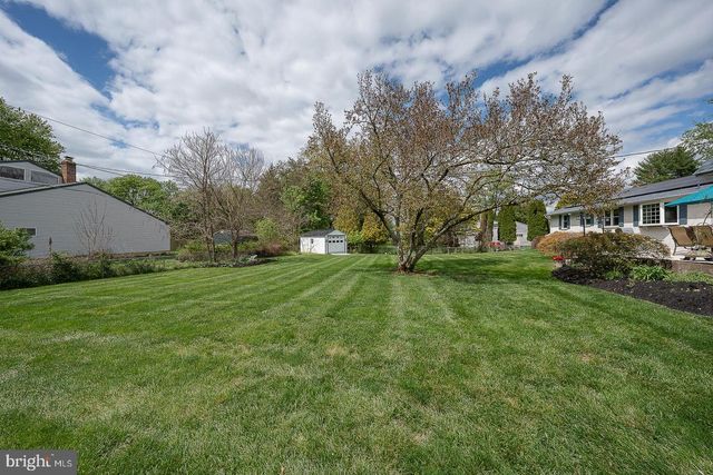 9 BUCKWALTER RD, Audubon, PA 19403