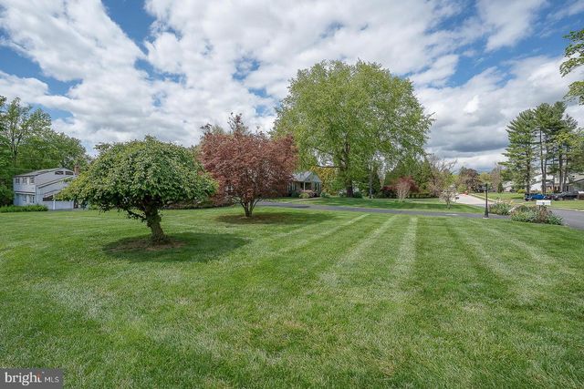 9 BUCKWALTER RD, Audubon, PA 19403