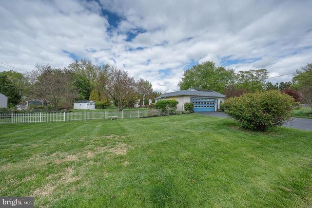 9 BUCKWALTER RD, Audubon, PA 19403