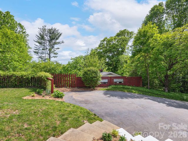 33 Pinehurst Road, Asheville, NC 28805