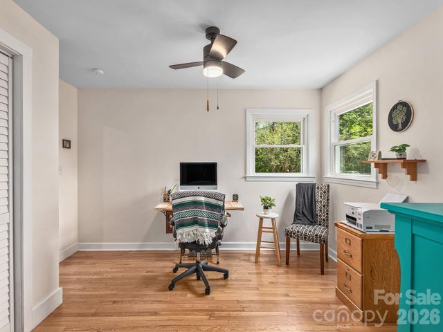 33 Pinehurst Road, Asheville, NC 28805