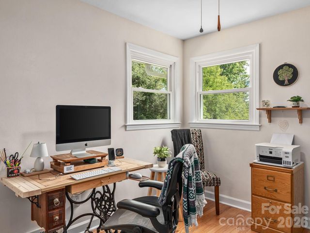 33 Pinehurst Road, Asheville, NC 28805