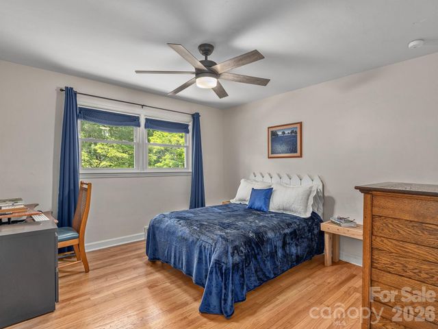 33 Pinehurst Road, Asheville, NC 28805