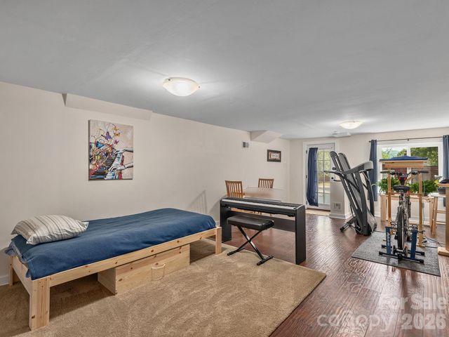 33 Pinehurst Road, Asheville, NC 28805