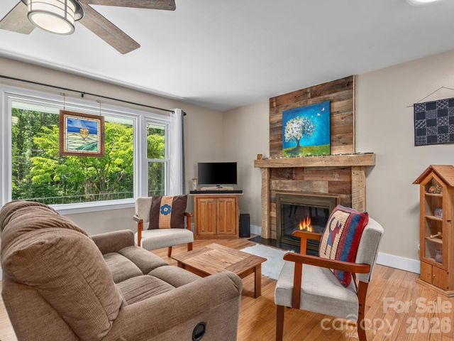 33 Pinehurst Road, Asheville, NC 28805