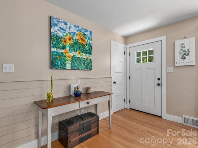 33 Pinehurst Road, Asheville, NC 28805