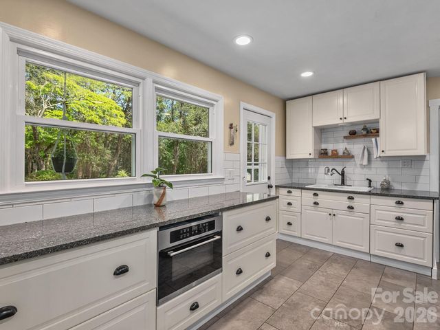 33 Pinehurst Road, Asheville, NC 28805