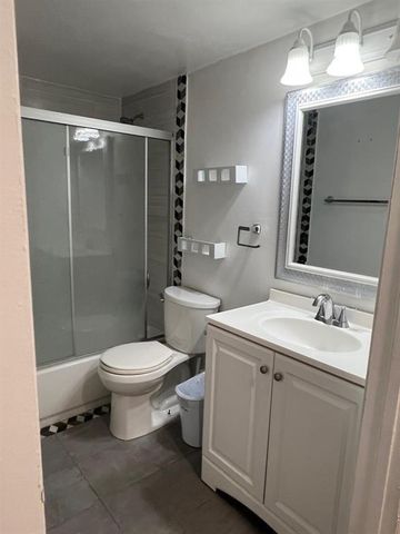 18840 NW 57th Avenue Unit 101, Hialeah, FL 33015