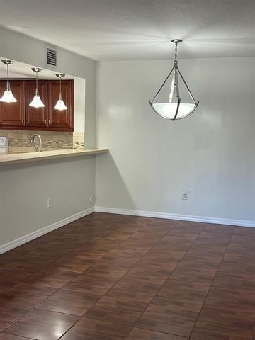 18840 NW 57th Avenue Unit 101, Hialeah, FL 33015