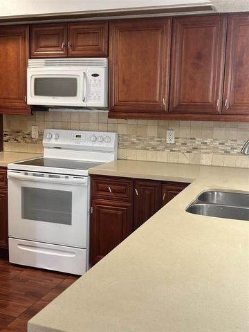 18840 NW 57th Avenue Unit 101, Hialeah, FL 33015