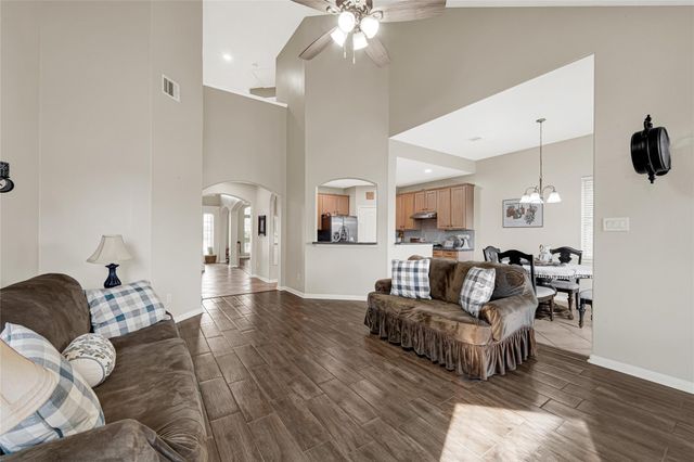 4250 Applerock Drive, Baytown, TX 77521