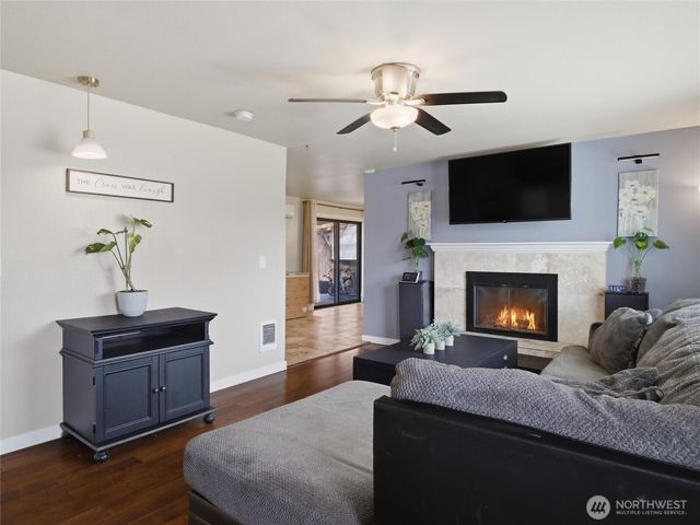 17116 6th Avenue Ct E, Spanaway, WA 98387